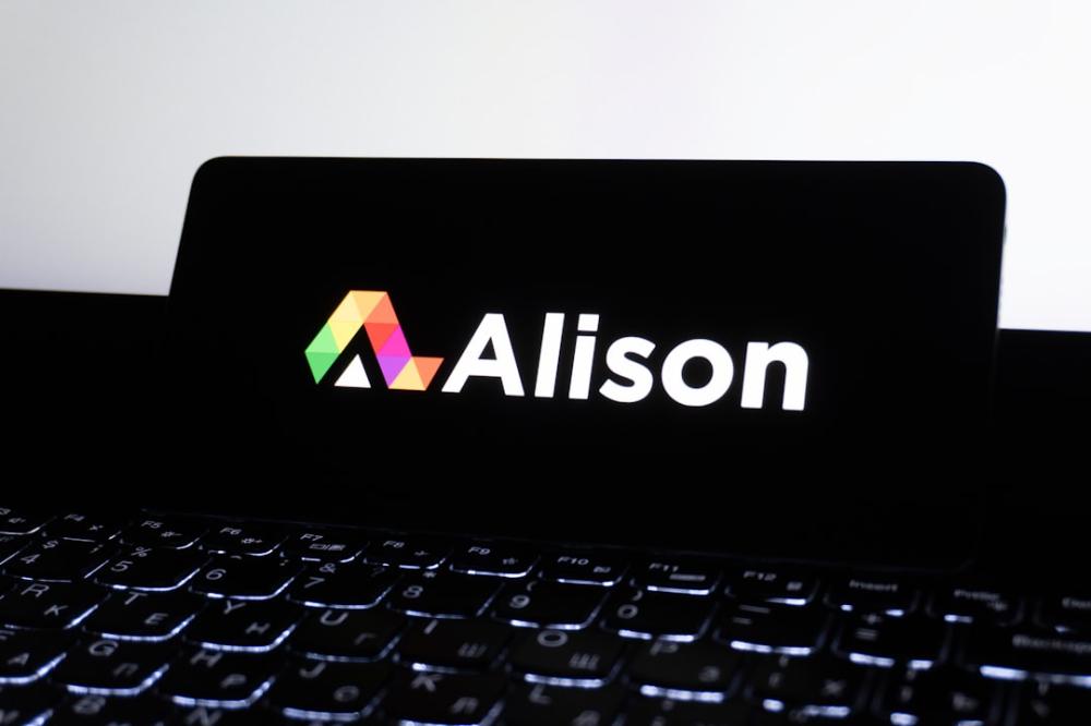 Revolutioniere Deine Karriere mit E-Learning: So geht's!